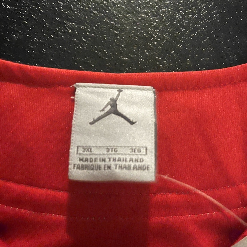 SPORTS TOP. - Picture 4 of 6